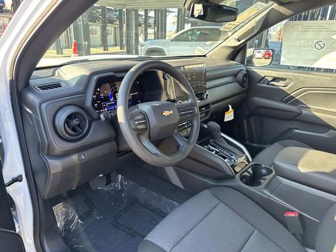 New 2025 Chevrolet Colorado W/T image 13