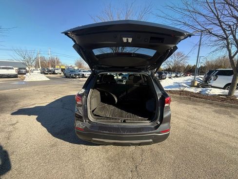 Used 2023 Chevrolet Equinox LT image 9