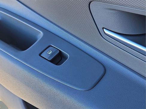 Used 2024 Hyundai Elantra SEL image 16