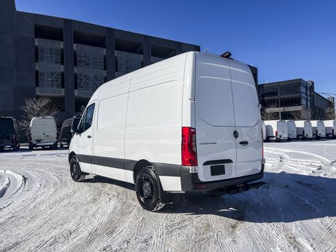 Used 2025 Mercedes-Benz Sprinter 2500 image 8