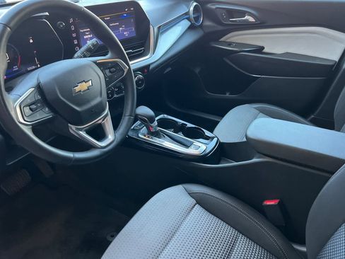 Used 2024 Chevrolet Trax LT w/ Driver Confidence Package image 12