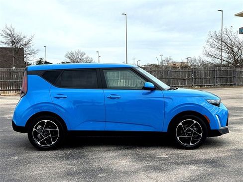 Used 2025 Kia Soul EX image 9