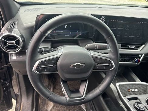 Used 2026 Chevrolet Equinox LT w/ Convenience Package II FWD image 6