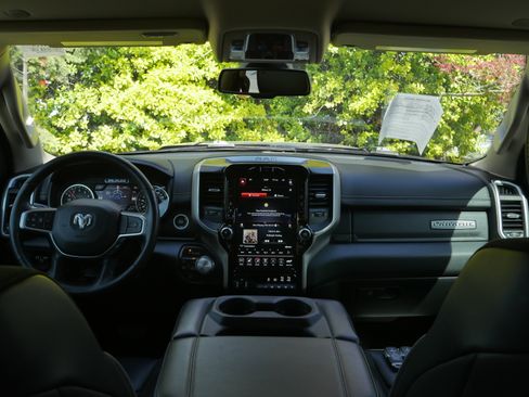 Used 2020 RAM 1500 Laramie image 10