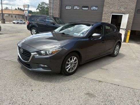 Used 2017 MAZDA MAZDA3 Sport FWD image 8