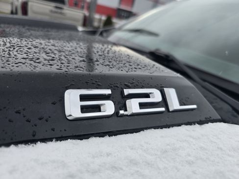 Used 2022 Chevrolet Silverado 1500 ZR2 w/ Technology Package image 12