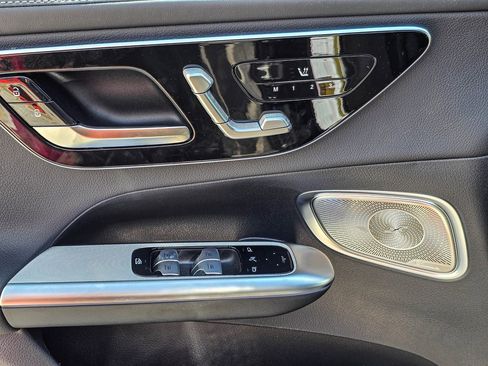 New 2025 Mercedes-Benz GLC 350e 4MATIC image 12