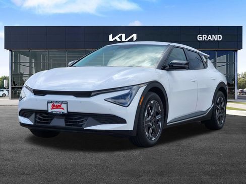 New 2026 Kia EV6 Light AWD/4WD image 4