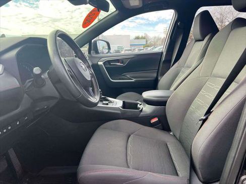 Used 2023 Toyota RAV4 SE image 13