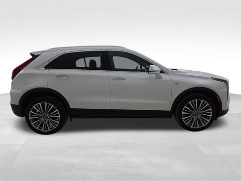 Used 2024 Cadillac XT4 Premium Luxury image 10