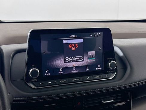 Used 2021 Nissan Rogue SV image 15