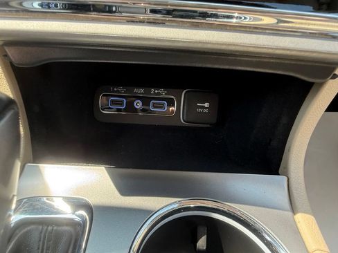 Used 2022 Jeep Grand Cherokee Laredo E AWD/4WD image 23