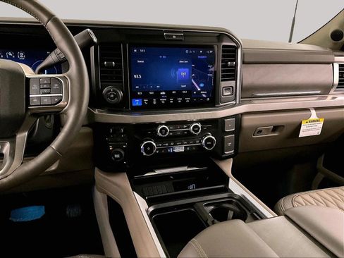 Certified 2025 Ford F450 Platinum w/ Platinum Plus Package AWD/4WD image 6