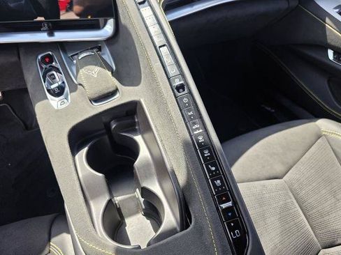 Used 2021 Chevrolet Corvette Stingray Premium Cpe w/ Z51 Performance Package RWD image 22