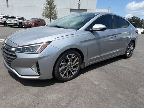Used 2020 Hyundai Elantra Limited FWD image 1