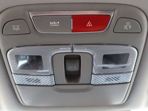 Used 2025 Kia Telluride S FWD image 14