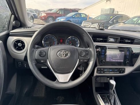 Used 2017 Toyota Corolla LE image 13