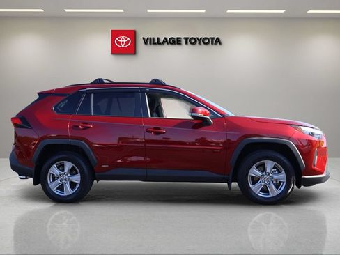Certified 2025 Toyota RAV4 XLE AWD/4WD image 6
