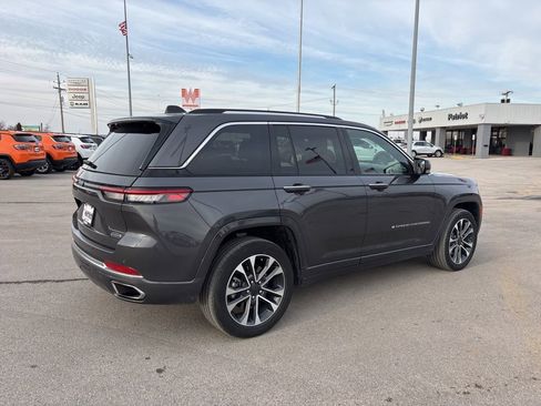 Used 2022 Jeep Grand Cherokee Overland AWD/4WD image 3