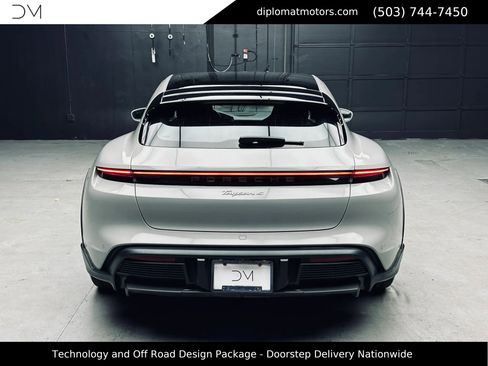 Used 2024 Porsche Taycan 4 Cross Turismo w/ Technology Package (P6F) image 6
