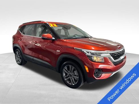 Used 2022 Kia Seltos S AWD/4WD image 3