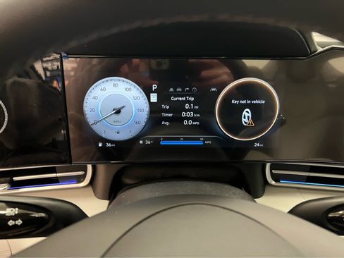 New 2026 Hyundai Elantra Limited FWD image 28