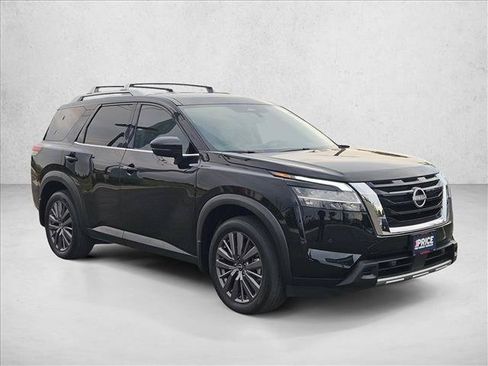 Used 2024 Nissan Pathfinder SL w/ SL Premium Package FWD image 3