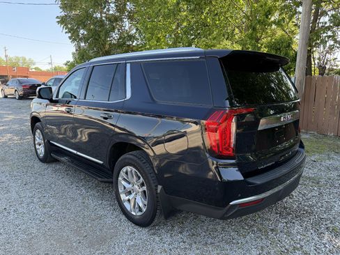 Used 2022 GMC Yukon SLT w/ SLT Luxury Package AWD/4WD image 3