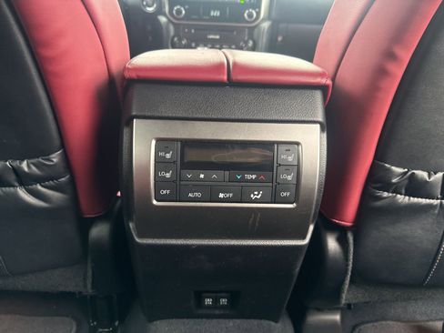 Used 2023 Lexus GX 460 Premium w/ Premium Package image 29