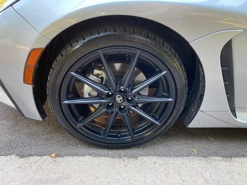Used 2024 Toyota GR86 Premium RWD image 27