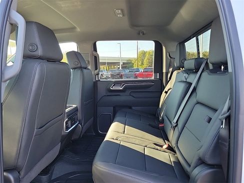 New 2026 GMC Sierra 2500 SLT w/ SLT Convenience Package image 11