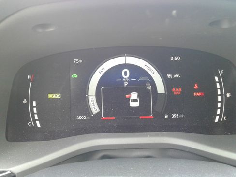 Used 2025 Toyota Camry SE w/ Convenience Package image 19