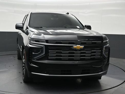 Used 2025 Chevrolet Tahoe High Country AWD/4WD image 2