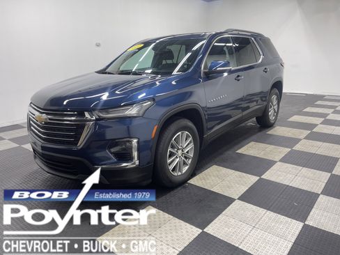 Used 2022 Chevrolet Traverse LT image 1