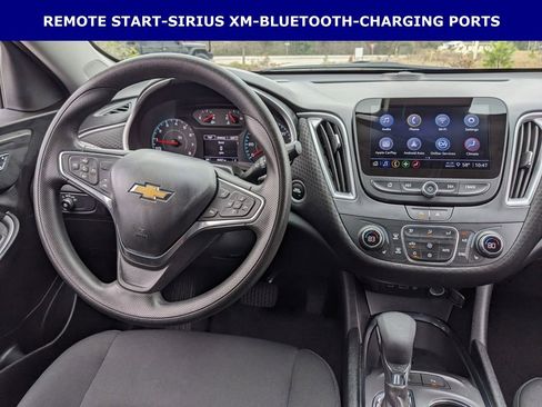 Used 2025 Chevrolet Malibu LT image 8