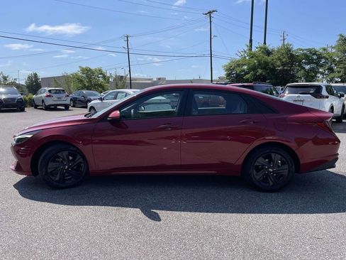 Used 2021 Hyundai Elantra SEL w/ Convenience Package FWD image 6