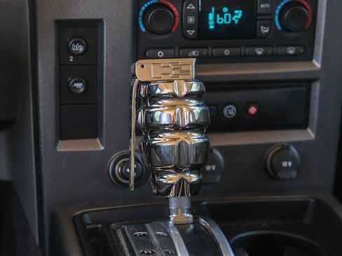 Used 2004 HUMMER H2 w/ Chrome Appearance Package image 22