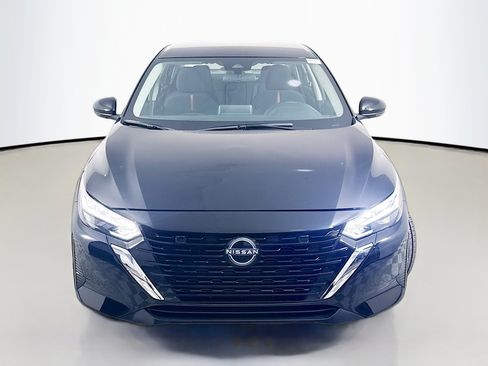 Used 2025 Nissan Sentra SR FWD image 2