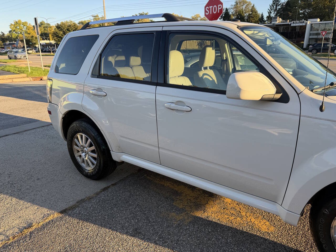 Used 2010 Mercury Mariner Premier AWD/4WD image 8