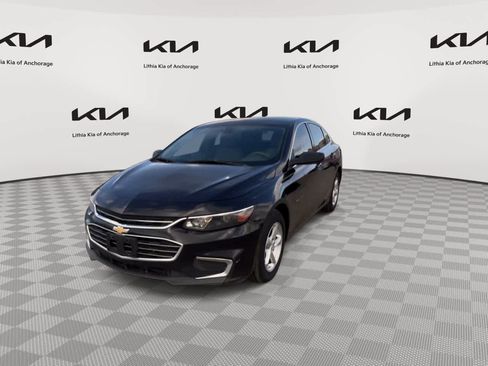 Used 2017 Chevrolet Malibu LS FWD image 4