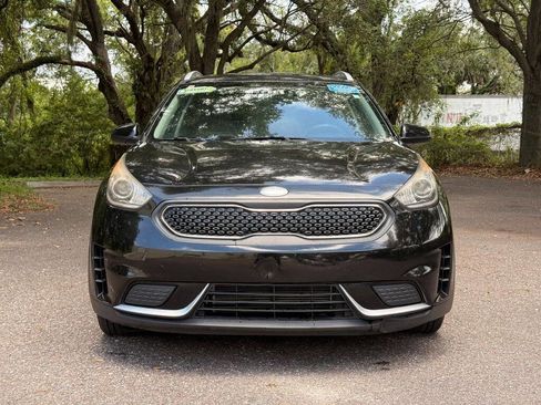 Used 2019 Kia Niro LX FWD image 2