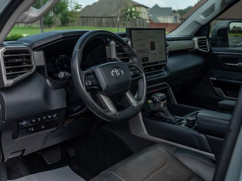 Used 2024 Toyota Tundra Limited w/ Power Package AWD/4WD image 10