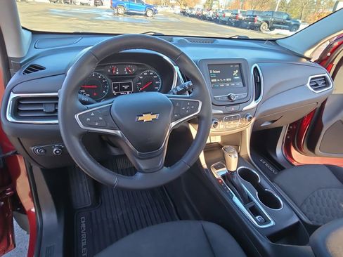 Used 2018 Chevrolet Equinox LT image 18