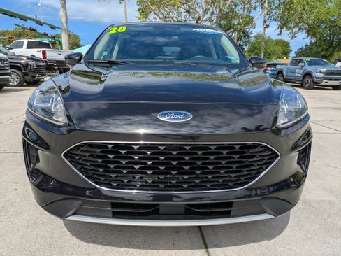 Used 2020 Ford Escape SE FWD image 8
