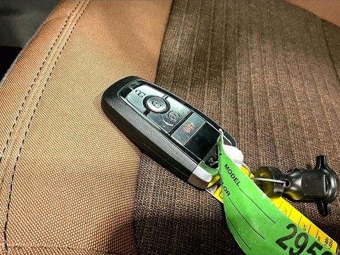 Used 2022 Ford Bronco Outer Banks image 11