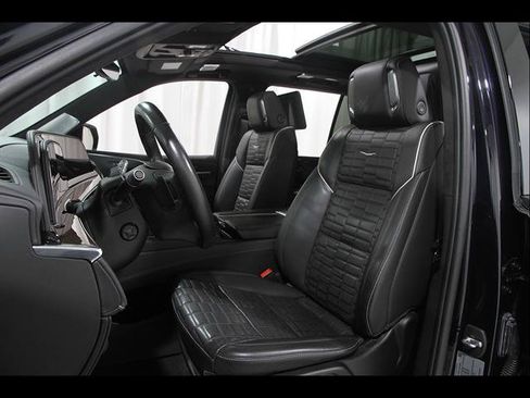 Used 2022 Cadillac Escalade Sport Platinum AWD/4WD image 5
