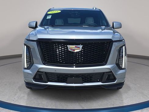Used 2025 Cadillac Escalade V AWD/4WD image 3