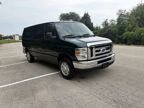 Used 2009 Ford E-150 and Econoline 150 Wagon RWD image 7