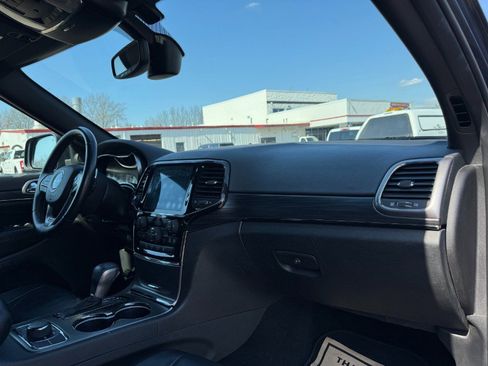 Used 2019 Jeep Grand Cherokee Limited X image 20
