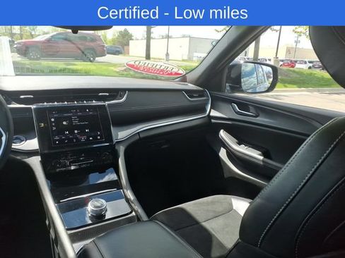 Used 2024 Jeep Grand Cherokee L Laredo AWD/4WD image 12